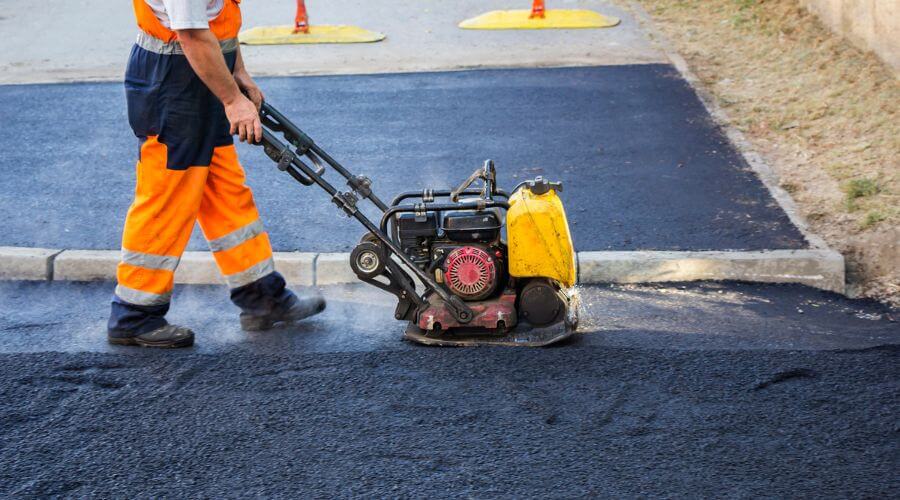 Professional gutter cleaning in Richlands, NC